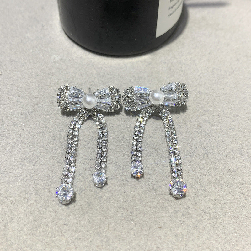 Niche New Arrival Sparkling Diamond Bow Tassel Earrings
