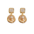 Chic And Fashionable Geometric Metal Pearl Earrings With A Unique Design