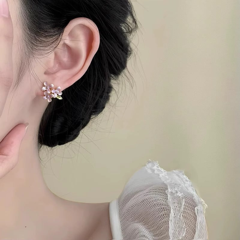 Women's Elegant And Gentle Ear Clips For Those Without Pierced Ears