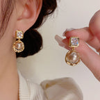 Chic And Fashionable Geometric Metal Pearl Earrings With A Unique Design